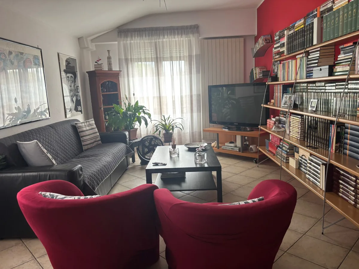 Appartamento trilocale via Castellazzo, Centro, Appiano Gentile 